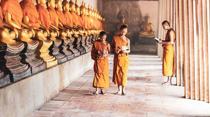 Cambodia, Tempel, Gående munke