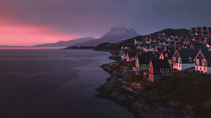 rejser til Grønland, Nuuk, solnedgang, farverige huse