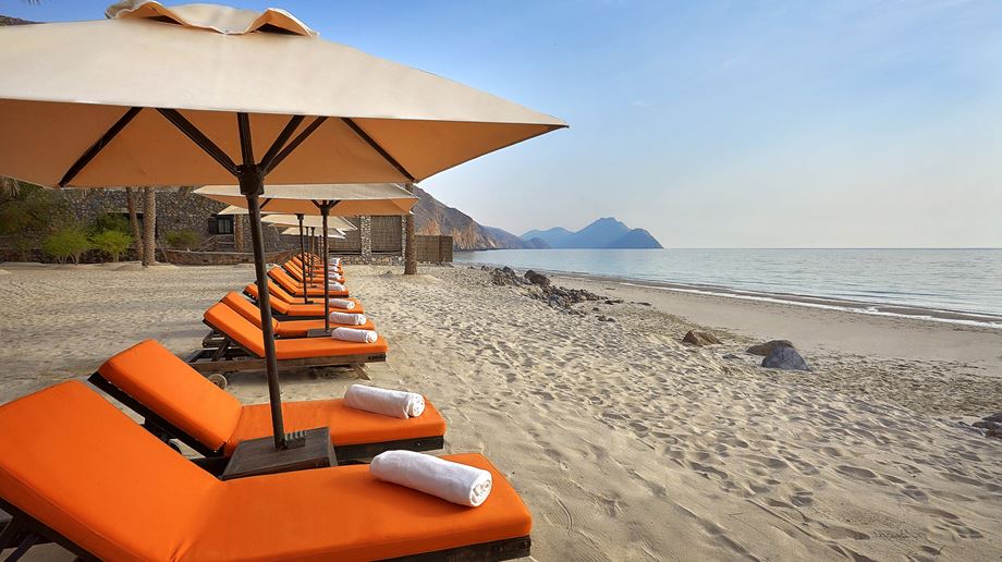 Oman, Musandam Six Senses Zighy Bay, Solsenge På Stranden