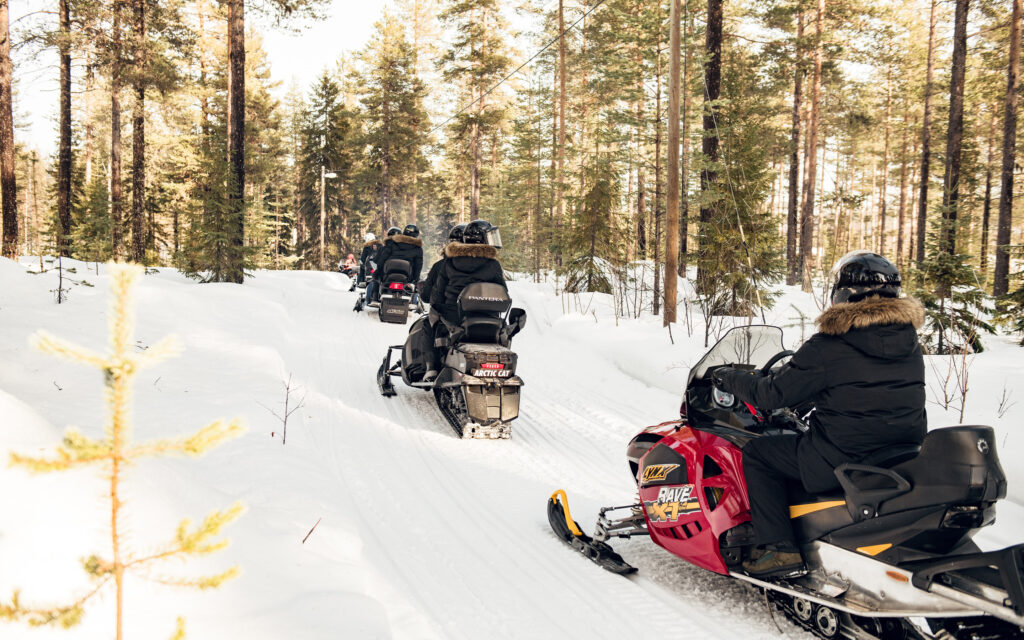 Sverige Lapland Arctic Bath Snowmobile Alexandjames