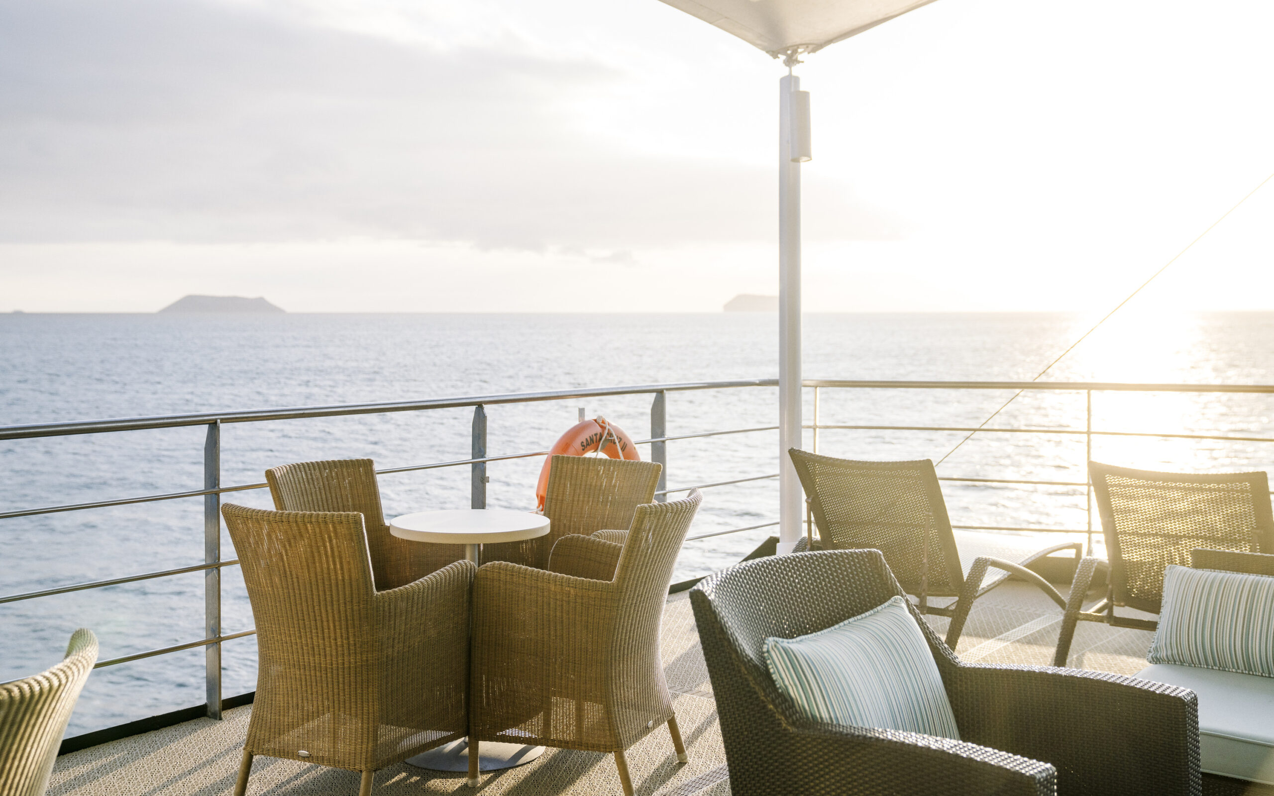 Solterrasse på MS Santa Cruz II, Hurtigruten Galapagos krydstogt